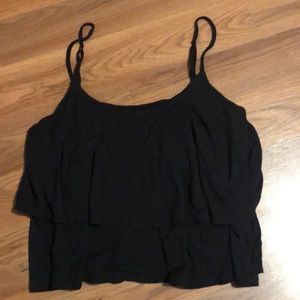 ✨8/$10. Garage flowy cropped tank. Size medium